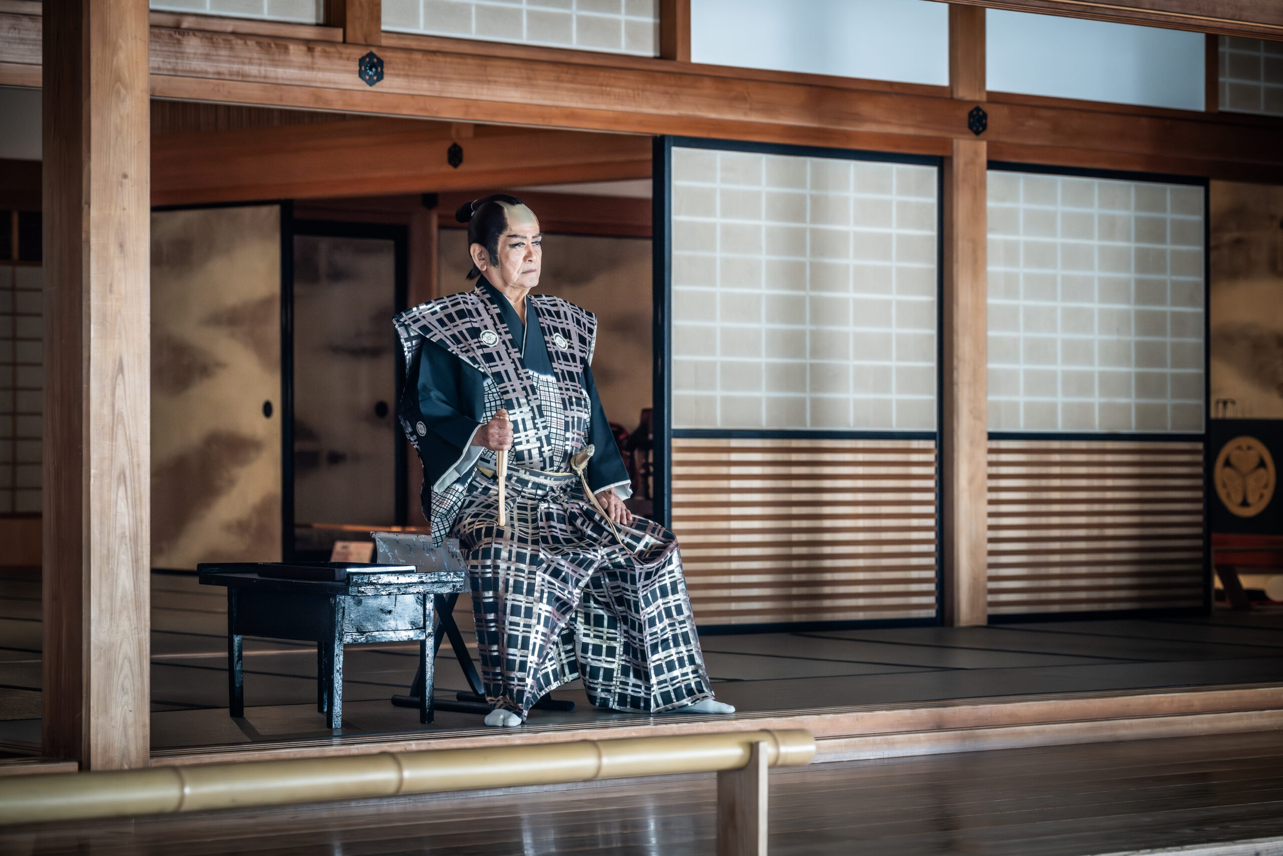 桜吹雪の肌を見せない、遠山の金さんがいました。