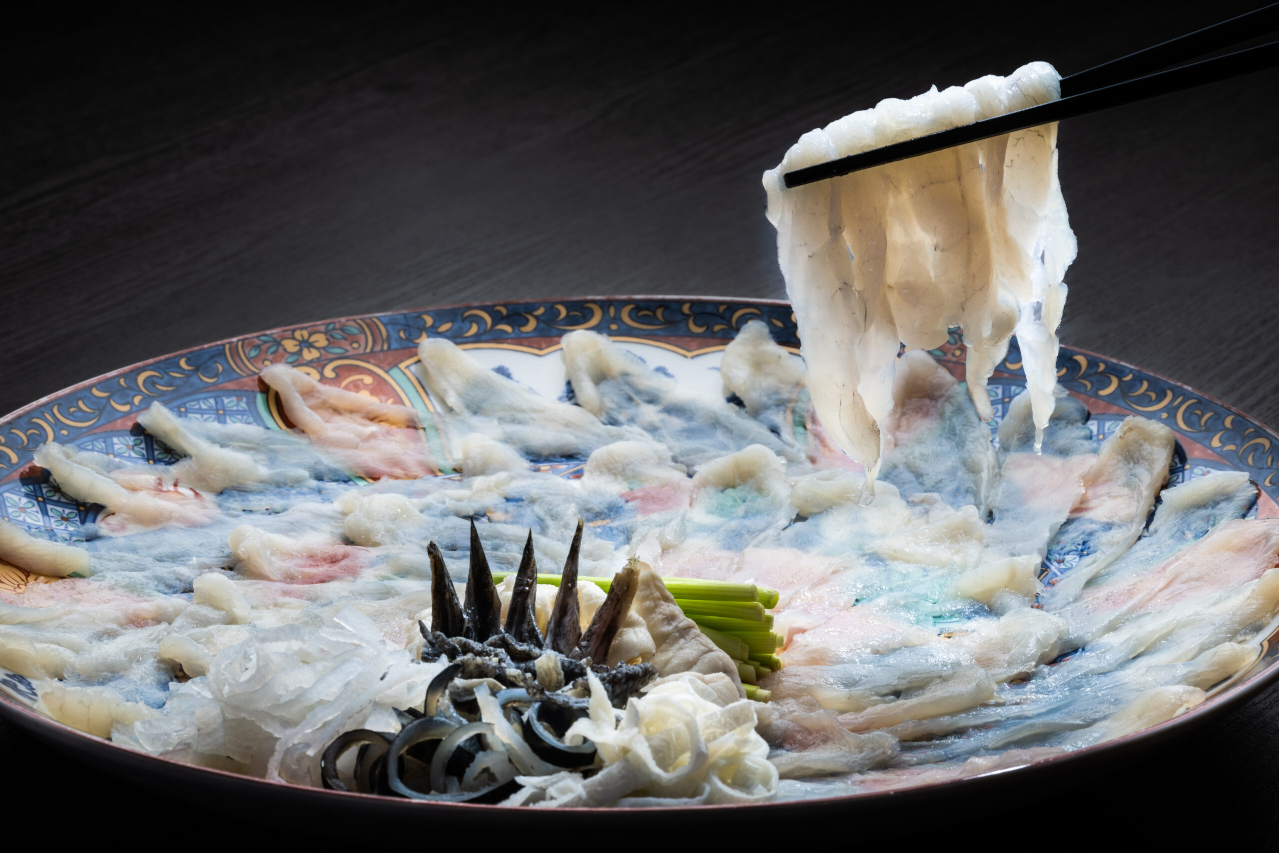 都心で食べても、漁港で食べても、同じとらふぐ。