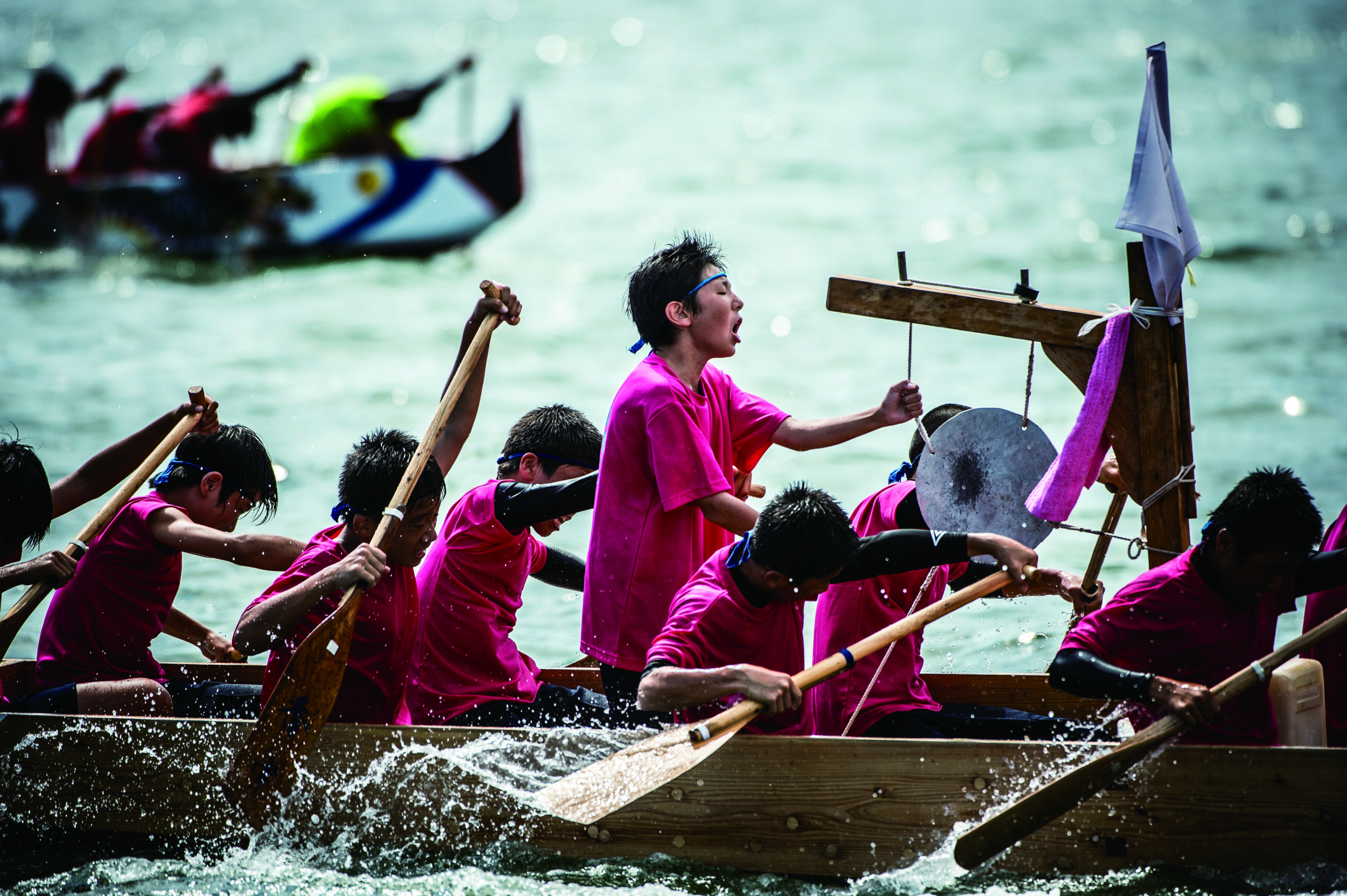 ペーロンは、見るより漕ぐほうが楽しいに決まってる。